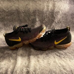 Nike Air VaporMax Flyknit 2 Pink Blast Size 10
